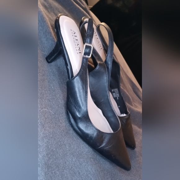 Heels - Picture 2 of 6